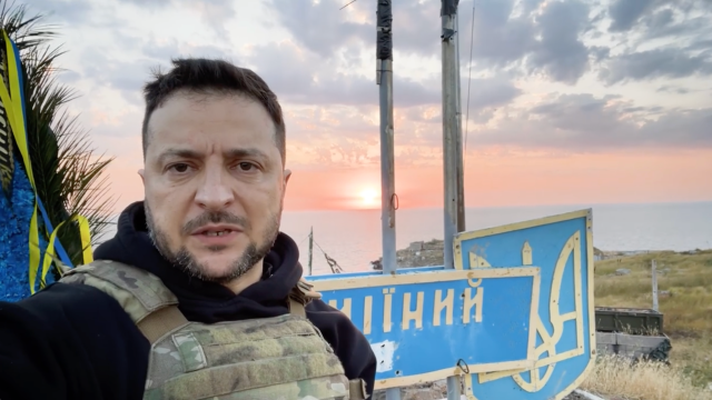 Volodymyr Zelensky Visits Symbolic Island as Ukrainian War Reaches 500 Days